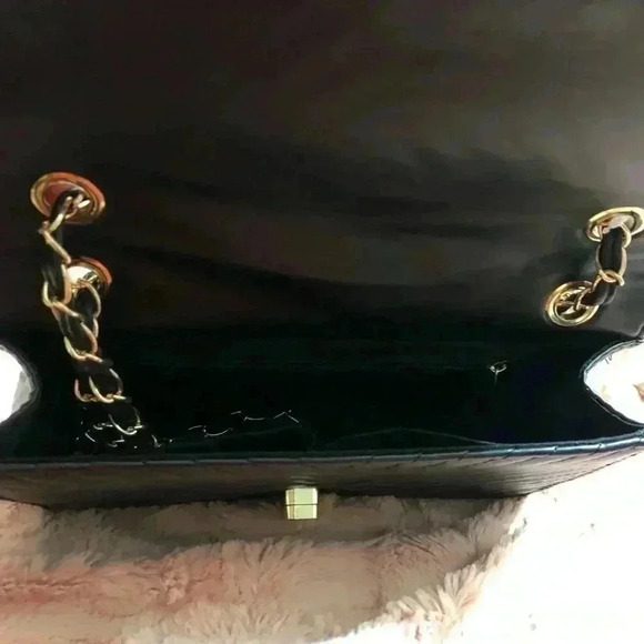 🆕Quilted Pattern Flap Chain Square Bag🆕 - Picture 5 of 9